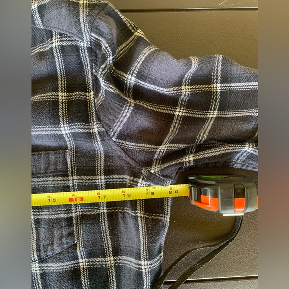 Woolrich Flannel Gray Plaid Button Down Long Sleeve Shirt Size L - Picture 9 of 11